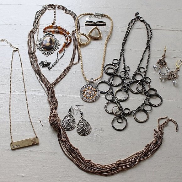 Jewelry Bundle - Bronze - Express signed Concentric Circle, Mona Lisa, Chain Kno - Picture 1 of 15